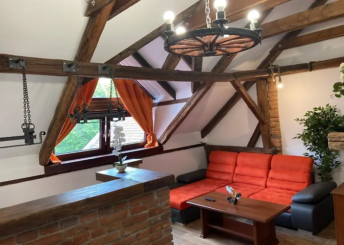 Apartmanovy Dum 13 Podkrovi 1