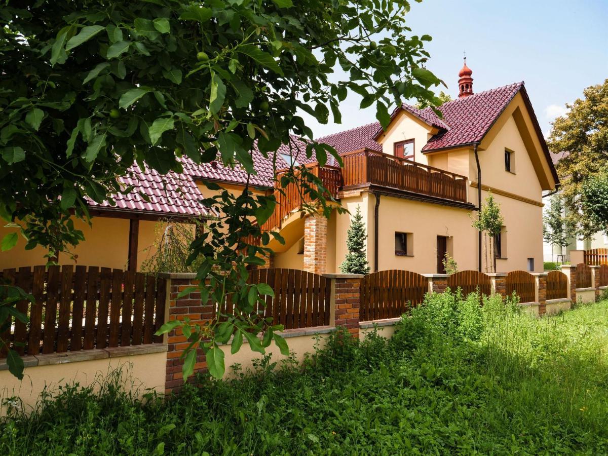 Apartmanovy Dum 13 Podkrovi 1 Апартаменты *