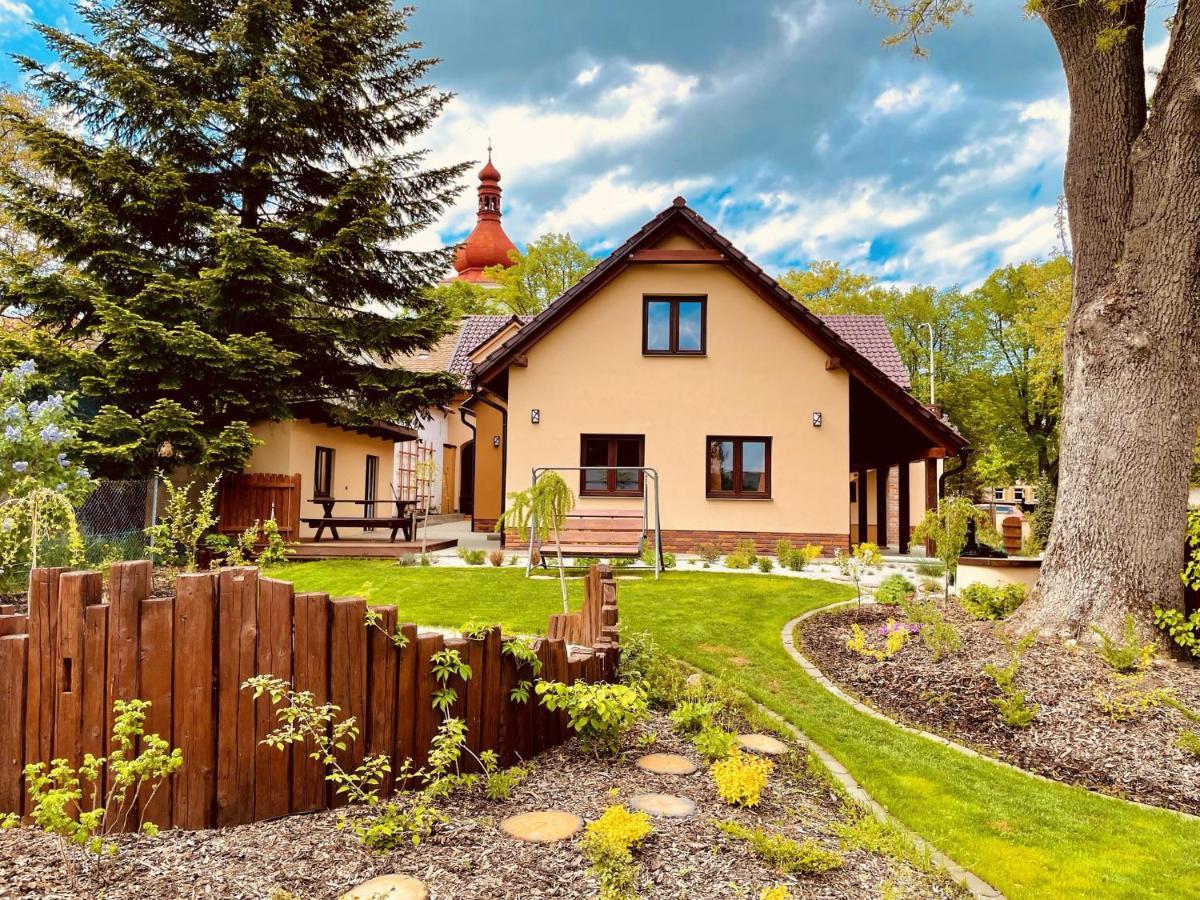 Apartmanovy Dum 13 Podkrovi 1 * Sec